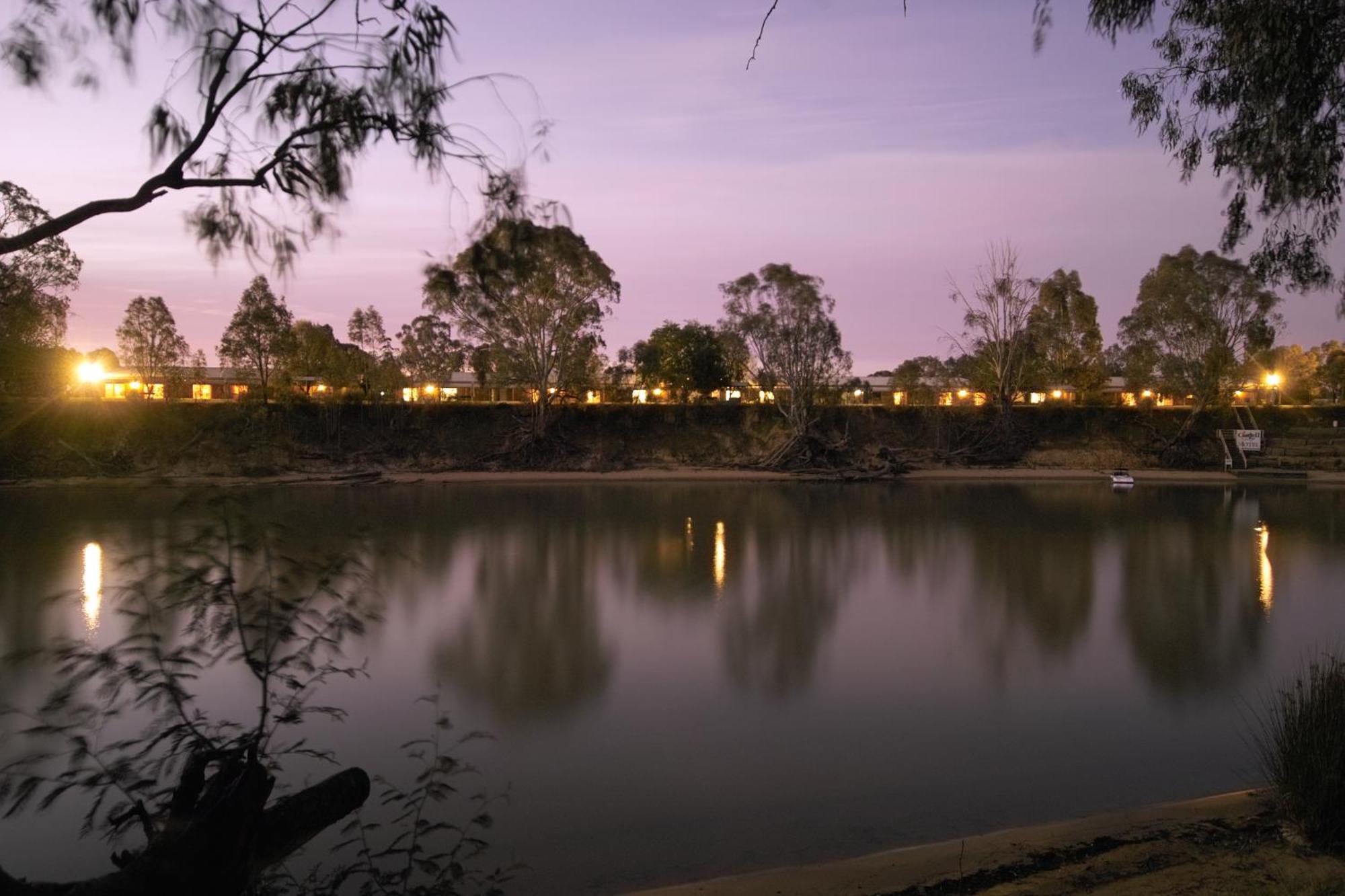 Cadell On The Murray Motel Moama Exteriör bild