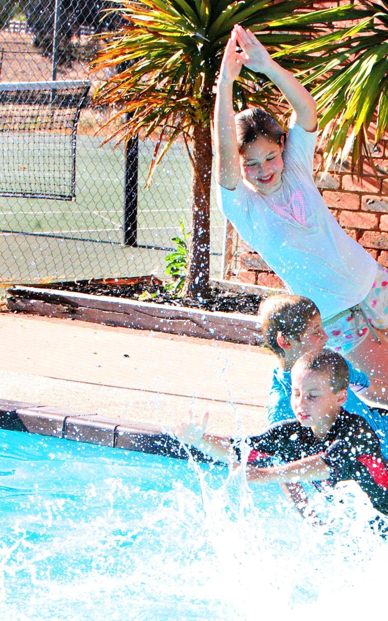 Cadell On The Murray Motel Moama Exteriör bild