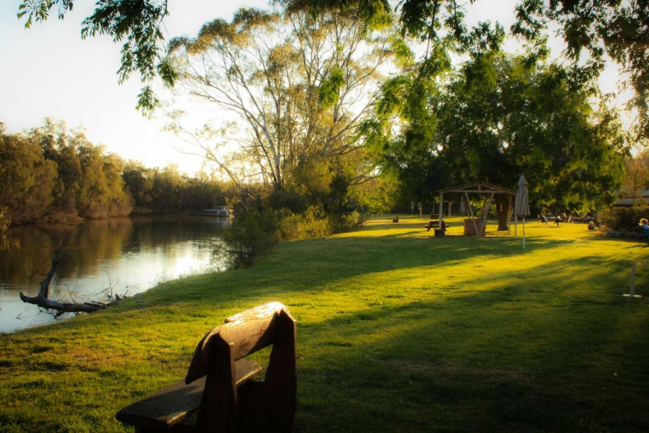 Cadell On The Murray Motel Moama Exteriör bild