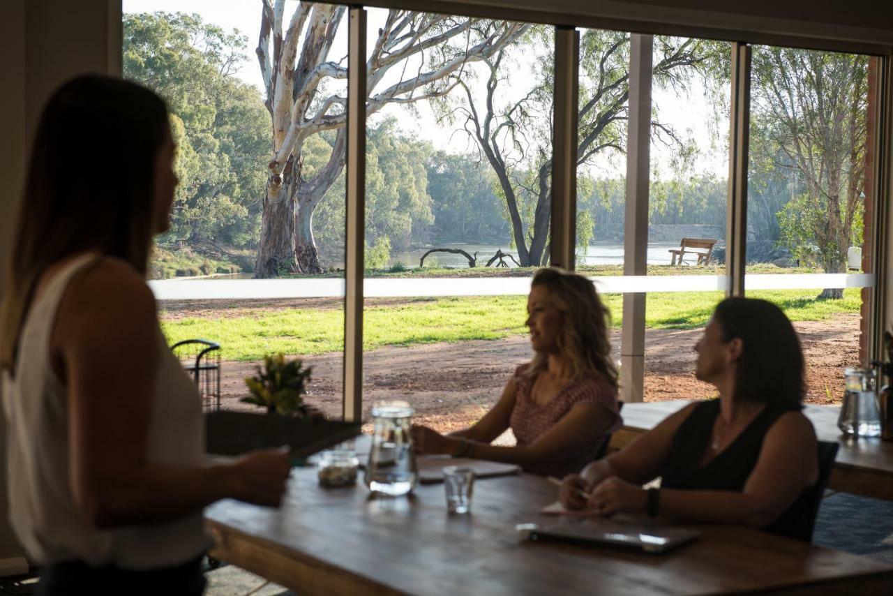 Cadell On The Murray Motel Moama Exteriör bild